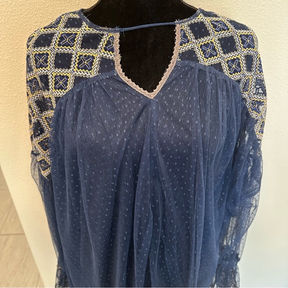 FREE PEOPLE SHEER TOP 🩵✨ - Picture 3 of 9